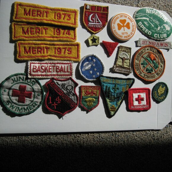 Vintage Boy Scout Patch Lot & 1975 Guides Pinback - Picture 1 of 6